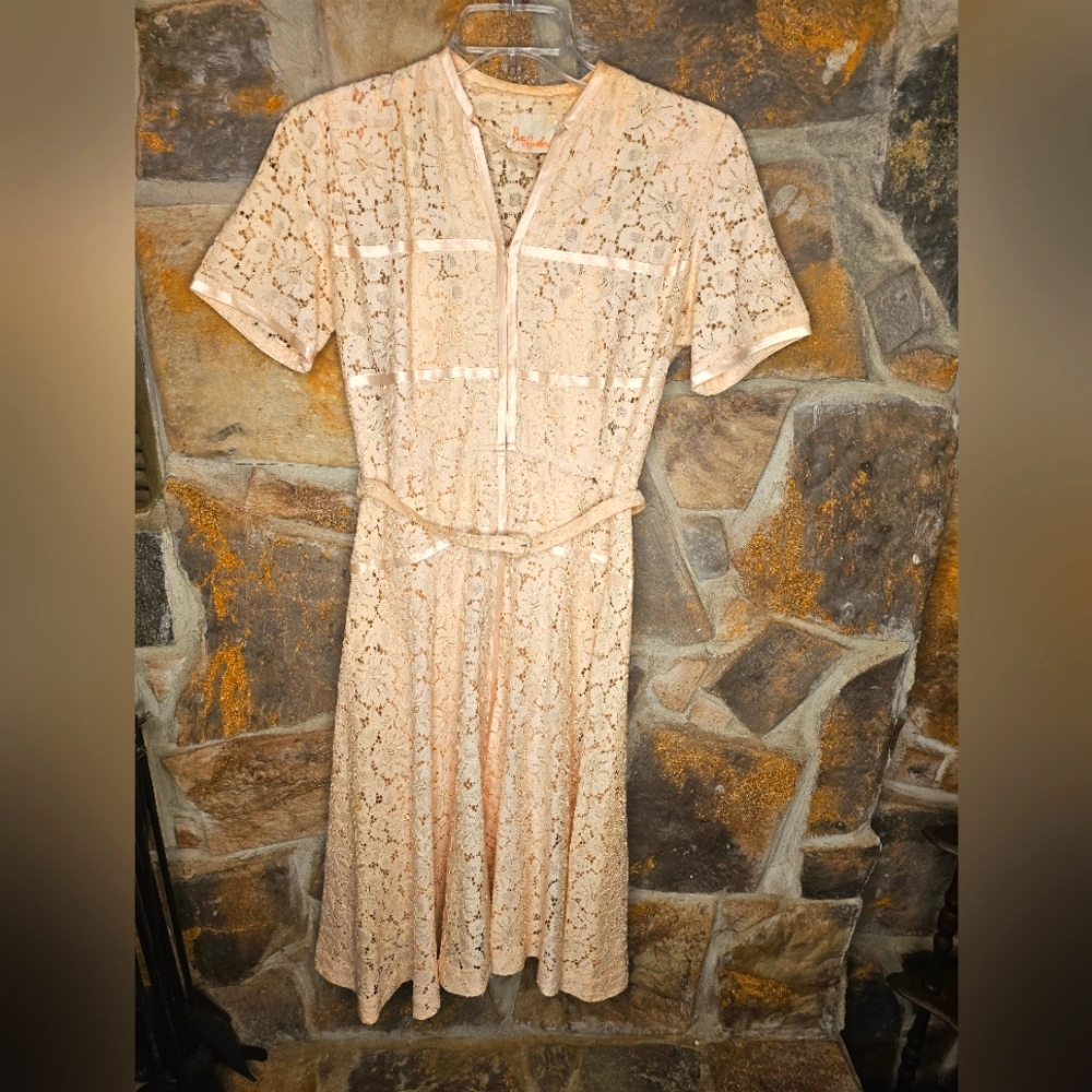 1950's betly hartford sdid lace dress with satain matching  slip